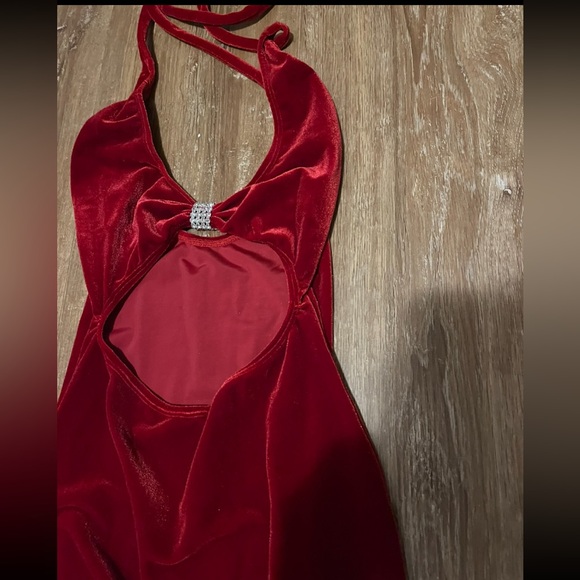Velvet Red halter mini dress - Picture 3 of 4